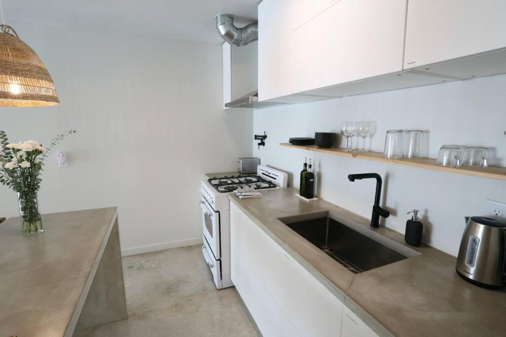 גיינסוויל Concrete Suite 5 Min Walk To Shands Uf מראה חיצוני תמונה