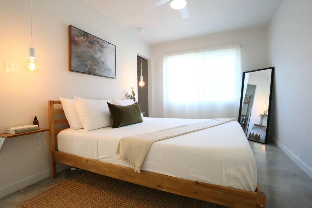 גיינסוויל Concrete Suite 5 Min Walk To Shands Uf מראה חיצוני תמונה